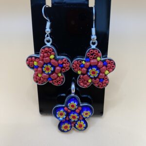 Set de flores colgante y aretes rojo, azul y amarillo