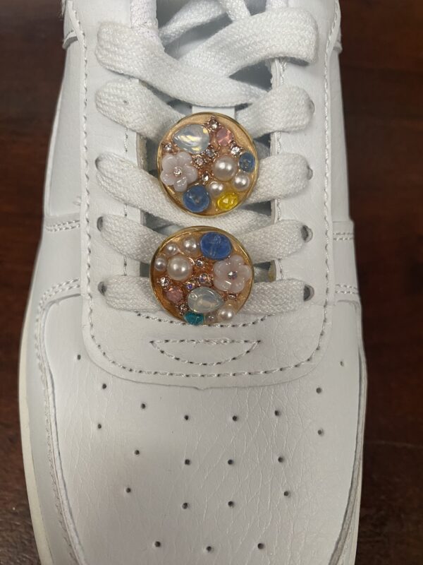 Sneakers pin set gold