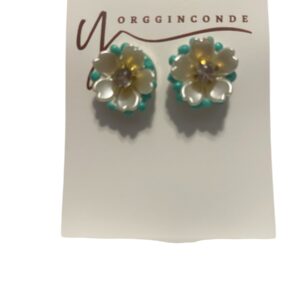 Aretes flores blancas