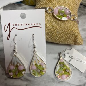 Aretes, colgante y pulsera