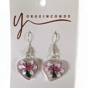 Aretes corazón con flor rosada y blanca