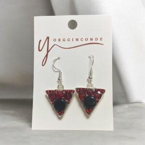Aretes en triángulo negro y rojo