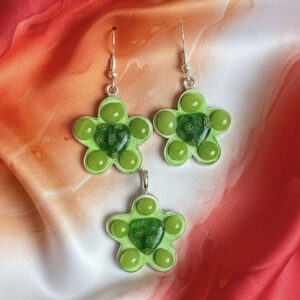 Set de aretes y colgante flor verde